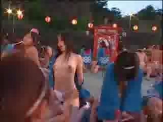 Japonesa sexo presilla festival